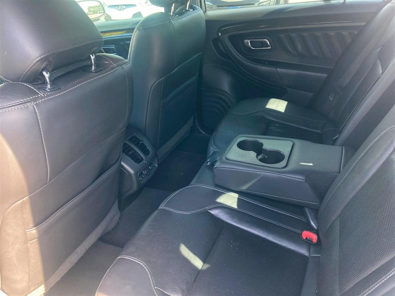 Ford Taurus Limited FWD 2019