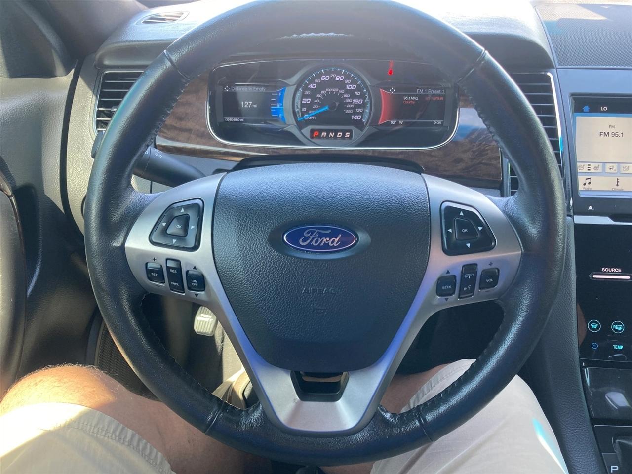 Ford Taurus Limited FWD 2019