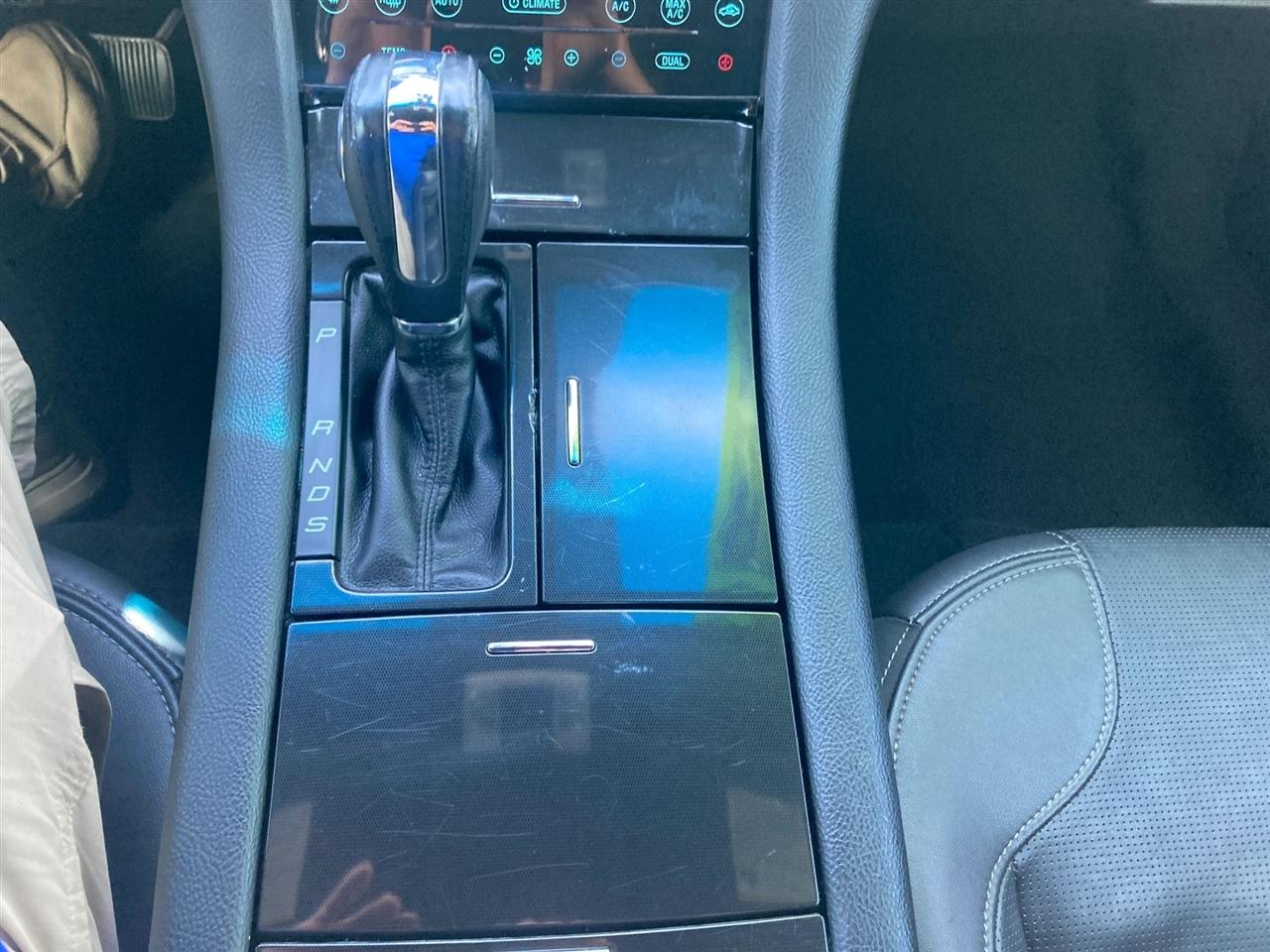 Ford Taurus Limited FWD 2019