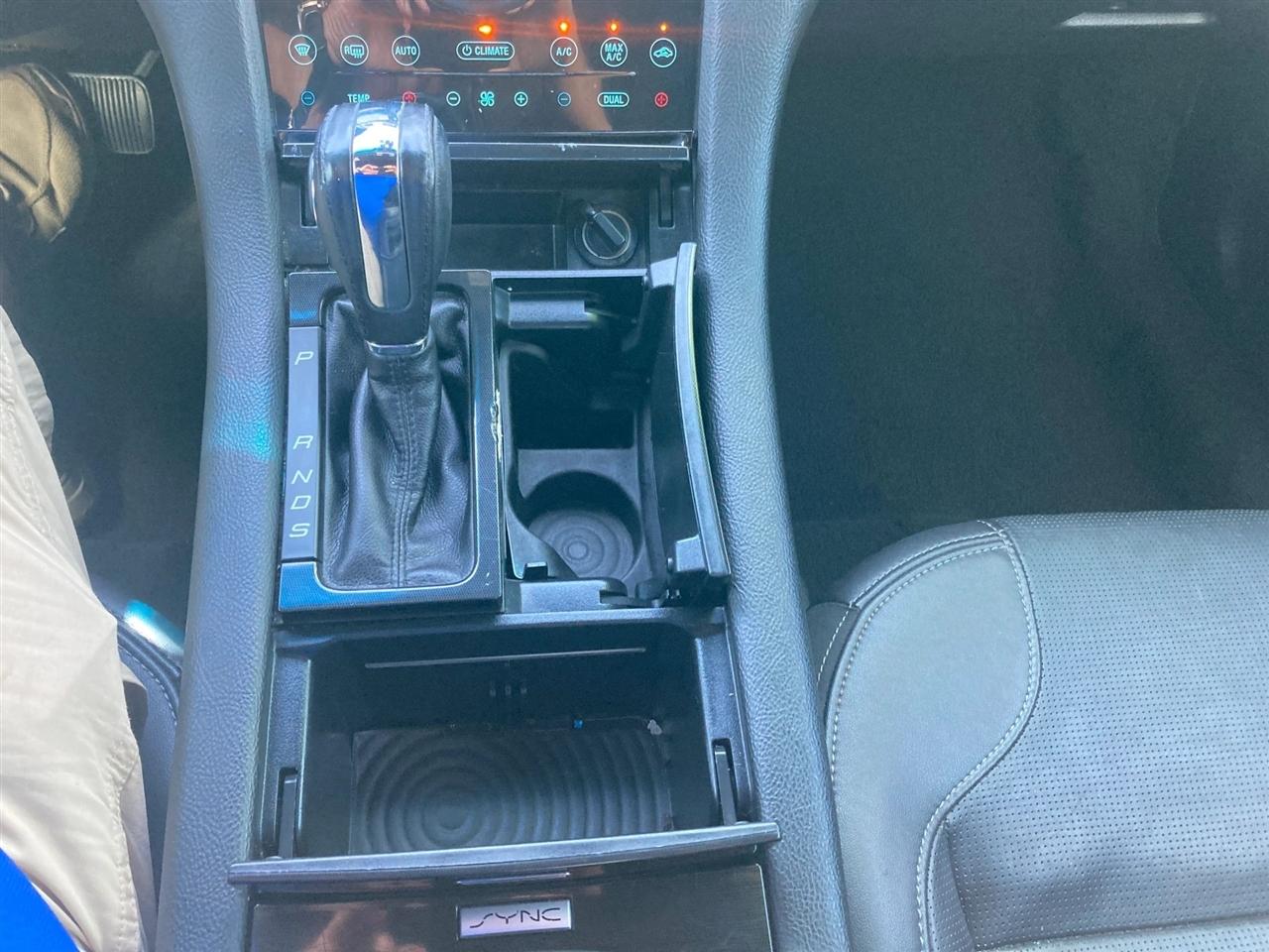 Ford Taurus Limited FWD 2019