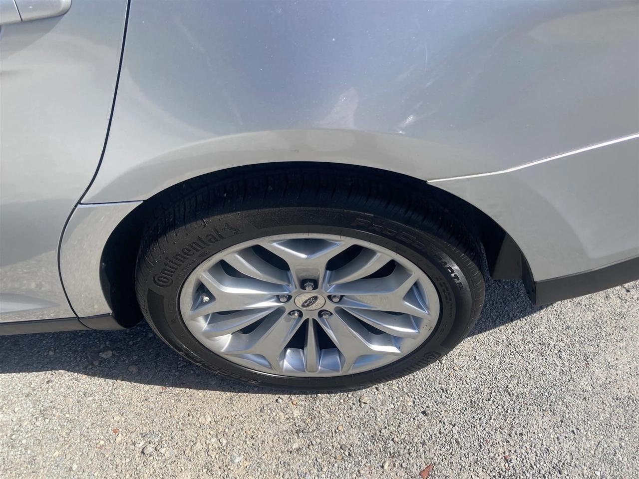 Ford Taurus Limited FWD 2019
