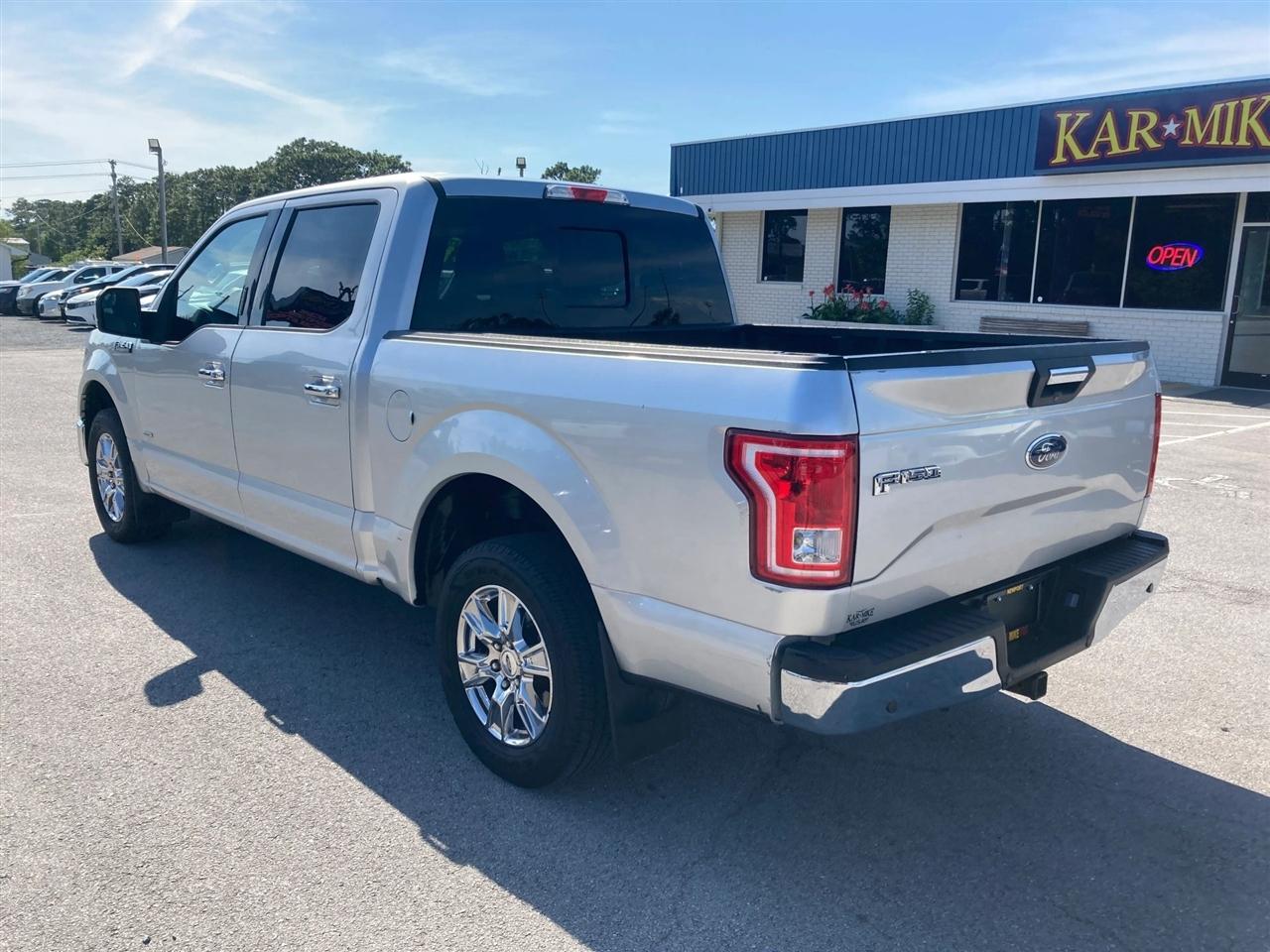 Ford F-150 XLT SuperCrew 5.5-ft. Bed 2WD 2017