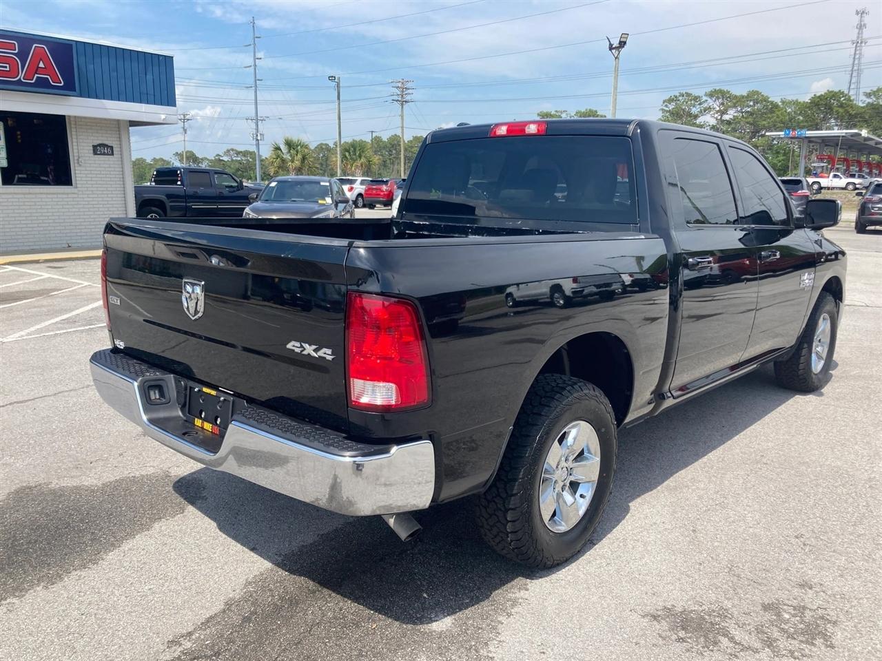 RAM 1500 Classic Tradesman Crew Cab SWB 4WD 2021