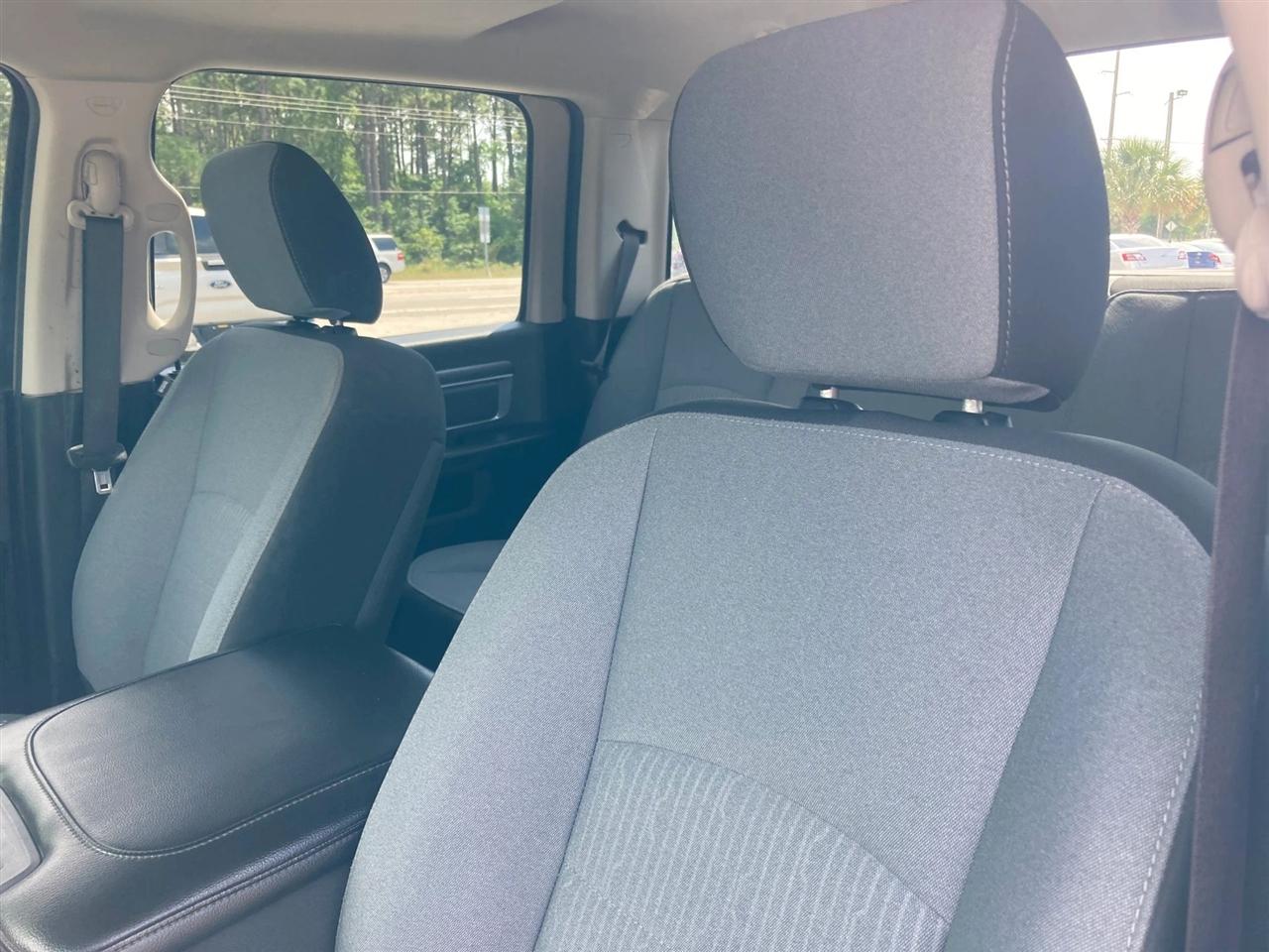 RAM 1500 Classic Tradesman Crew Cab SWB 4WD 2021