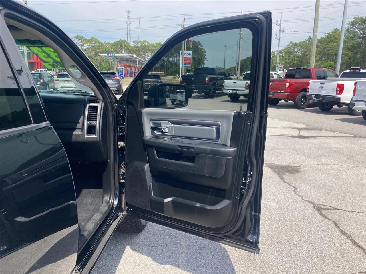 RAM 1500 Classic Tradesman Crew Cab SWB 4WD 2021