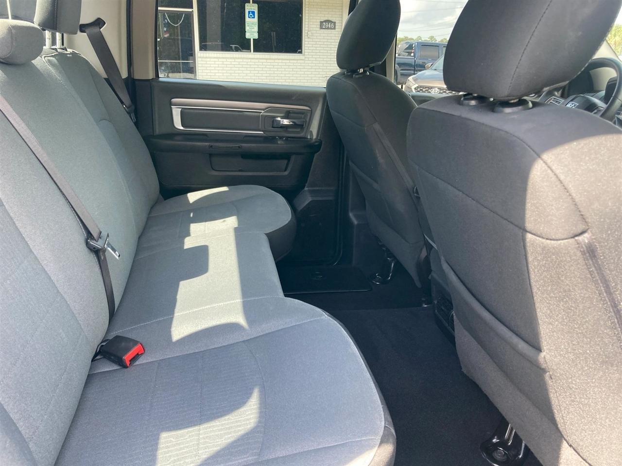 RAM 1500 Classic Tradesman Crew Cab SWB 4WD 2021