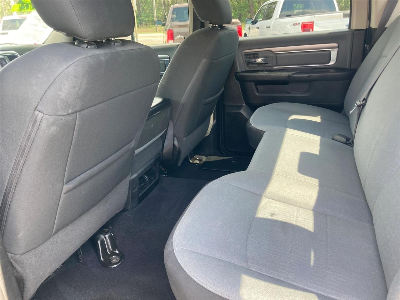 RAM 1500 Classic Tradesman Crew Cab SWB 4WD 2021