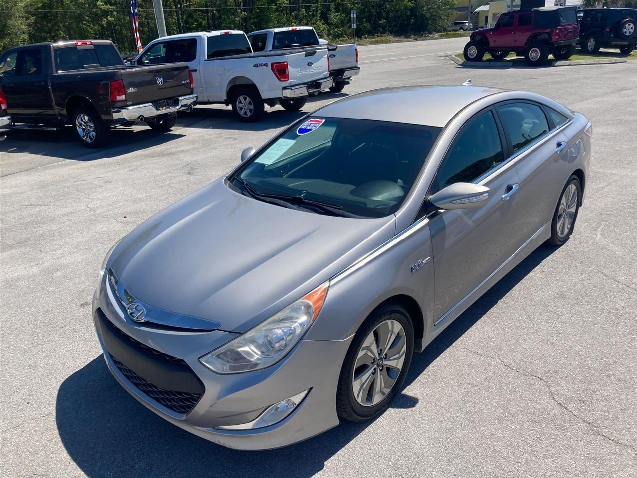 Hyundai Sonata Hybrid Sedan 2013