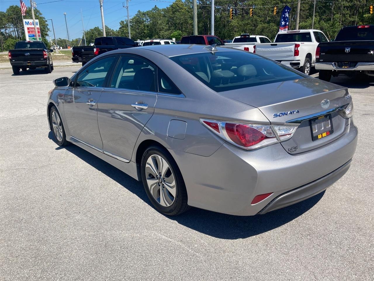Hyundai Sonata Hybrid Sedan 2013