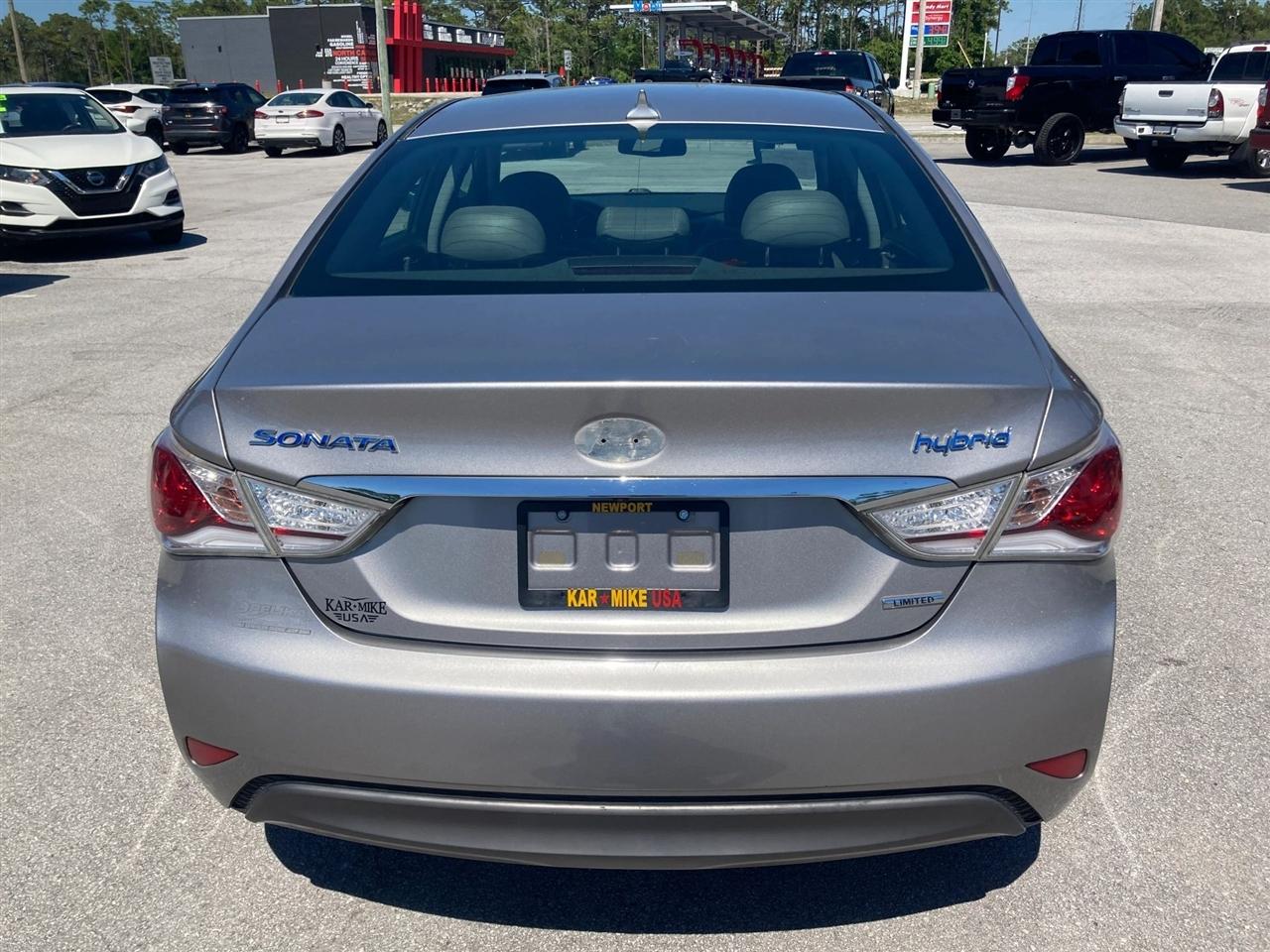 Hyundai Sonata Hybrid Sedan 2013