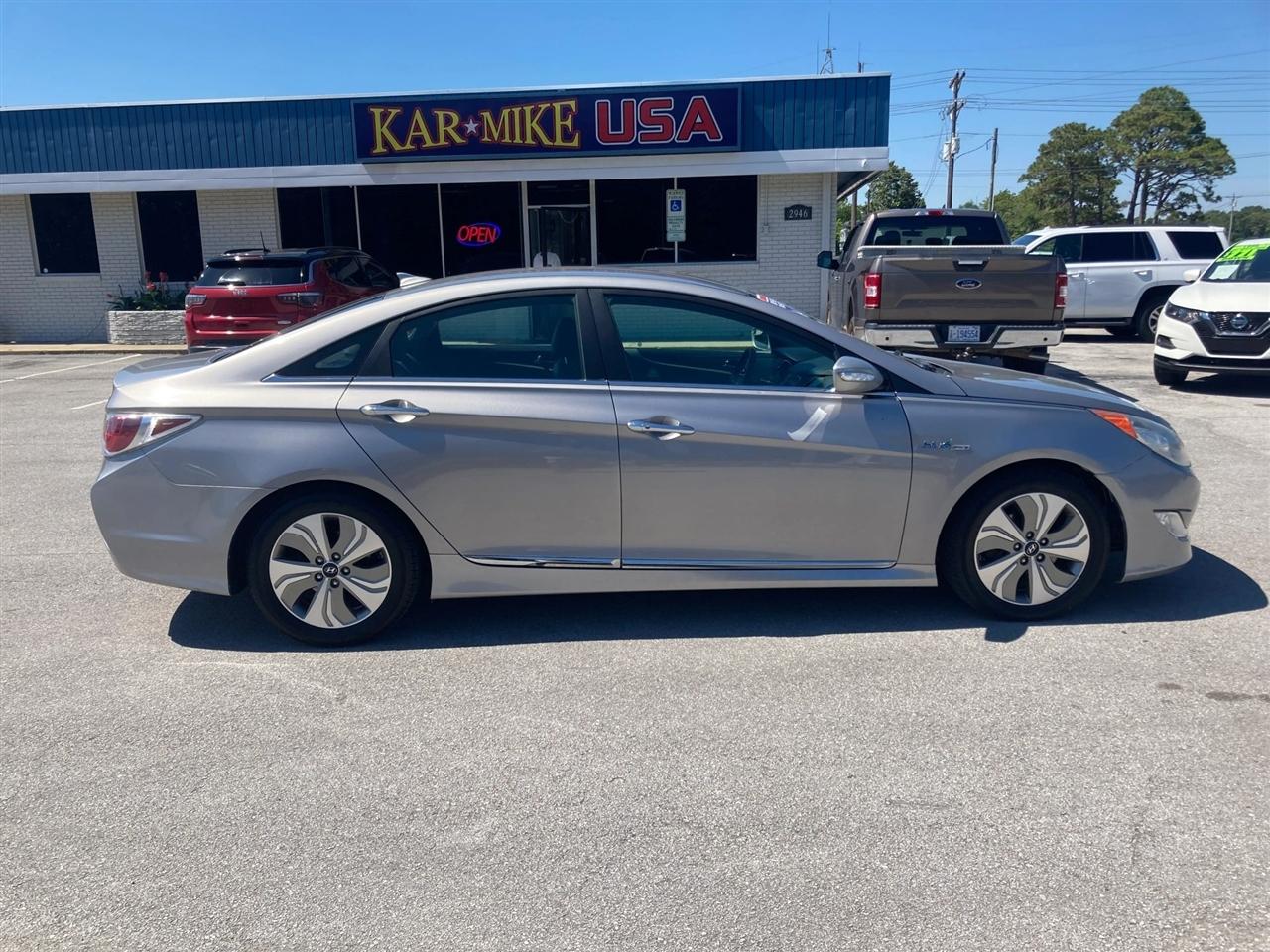 Hyundai Sonata Hybrid Sedan 2013