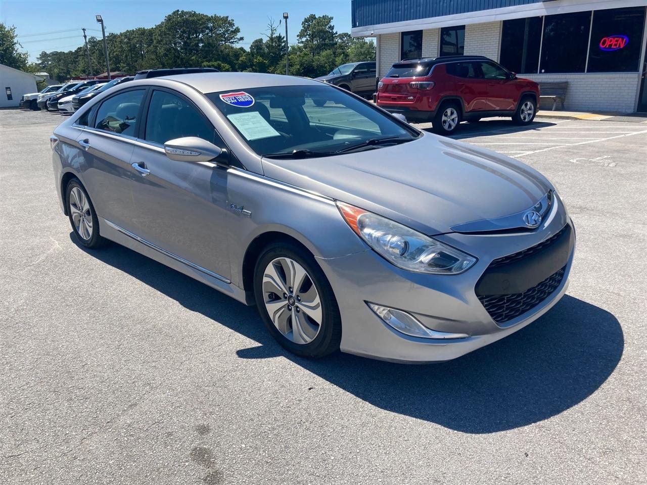 Hyundai Sonata Hybrid Sedan 2013