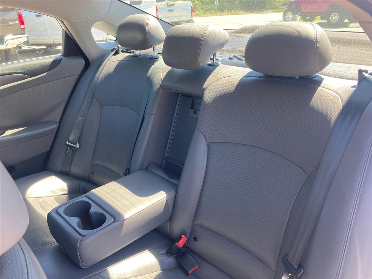 Hyundai Sonata Hybrid Sedan 2013