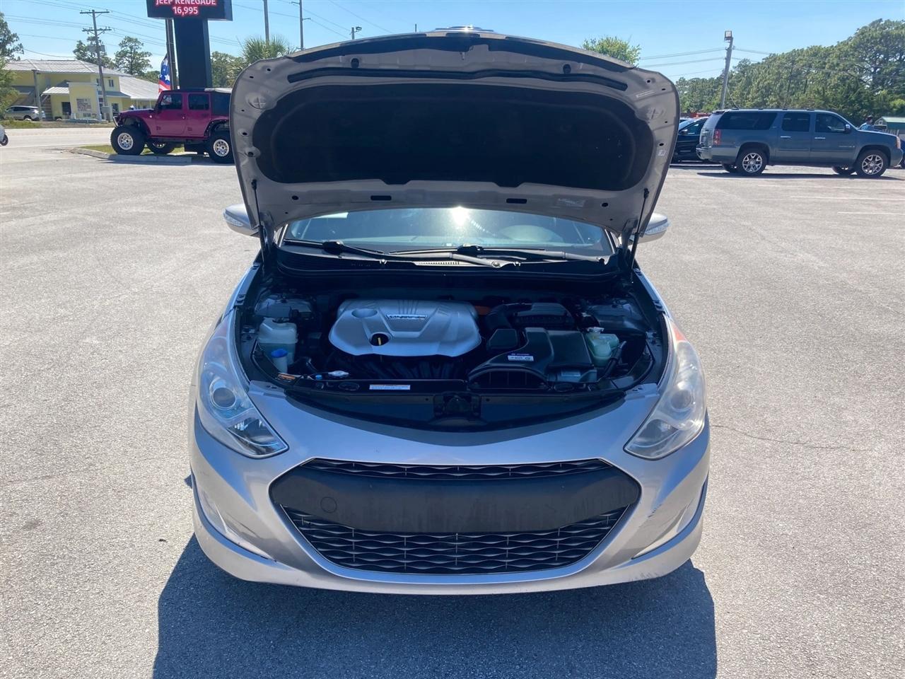 Hyundai Sonata Hybrid Sedan 2013