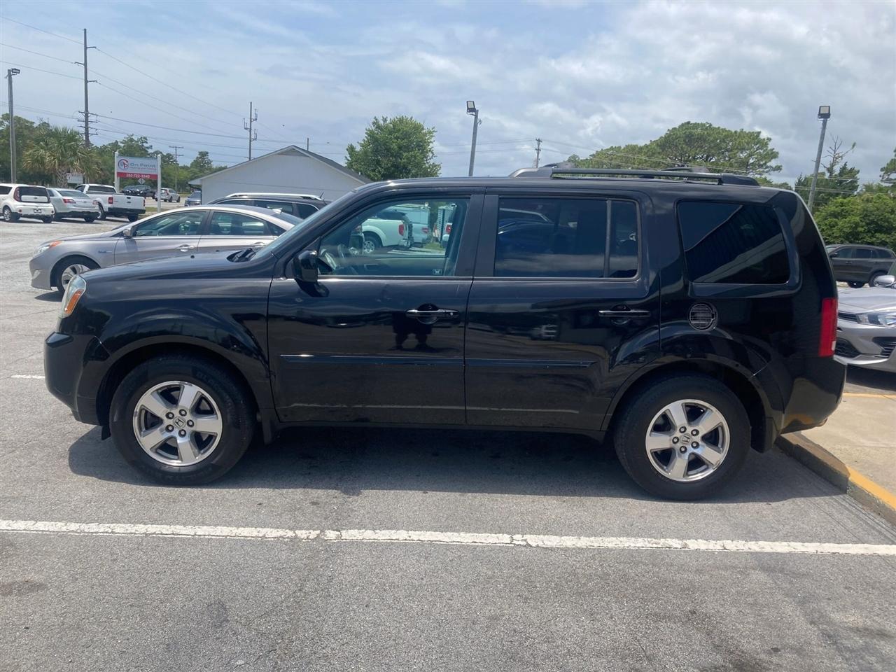 Honda Pilot EX-L 4WD 5-Spd AT with Navigation 2011