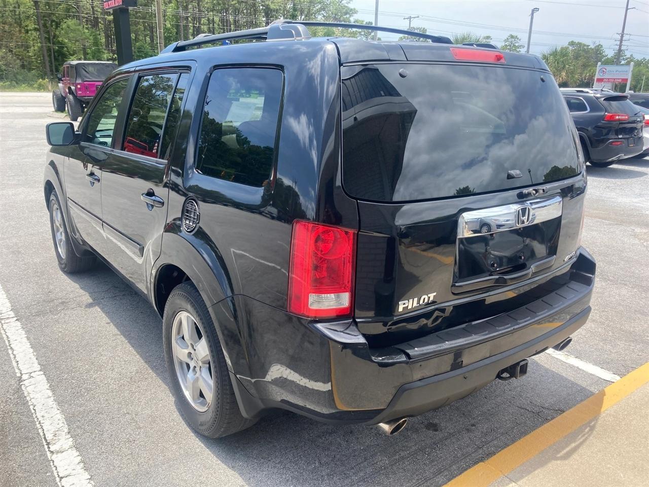 Honda Pilot EX-L 4WD 5-Spd AT with Navigation 2011