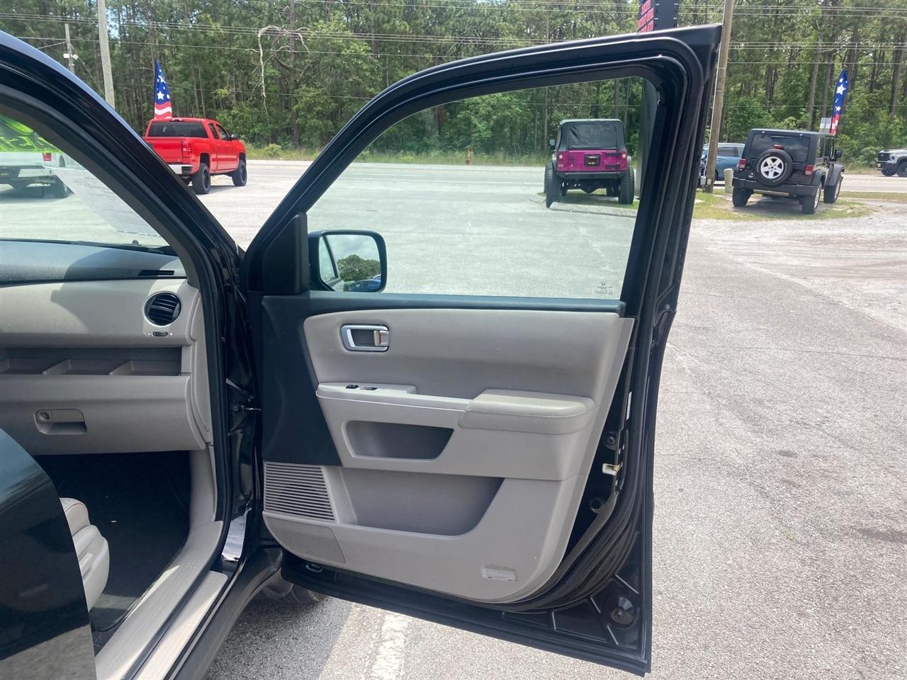 Honda Pilot EX-L 4WD 5-Spd AT with Navigation 2011