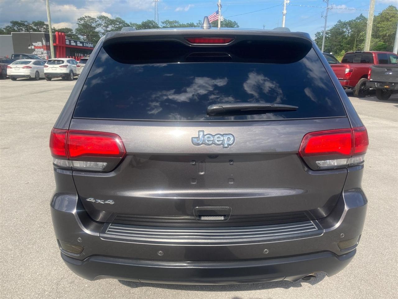Jeep Grand Cherokee Laredo 4WD 2020