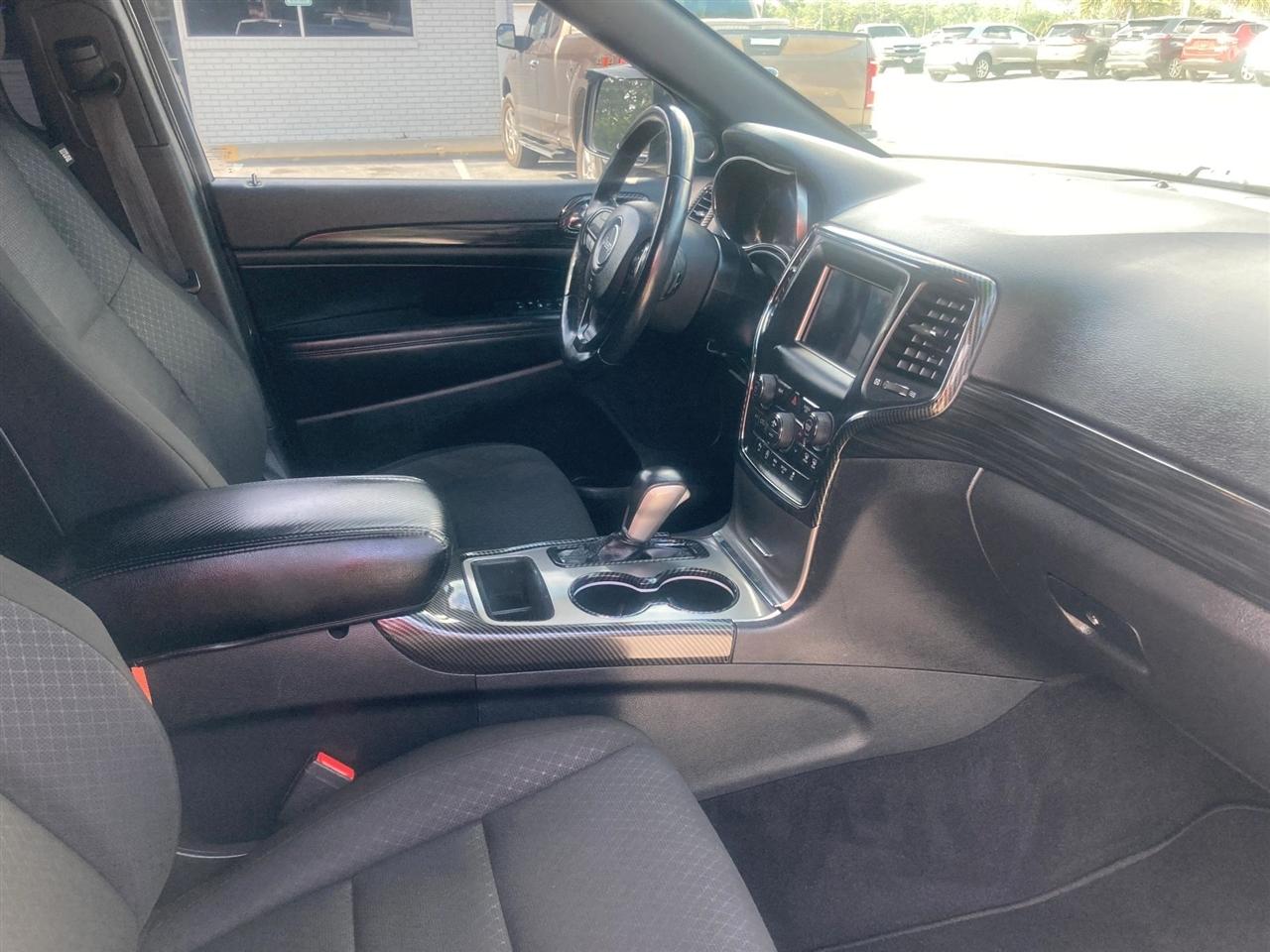 Jeep Grand Cherokee Laredo 4WD 2020