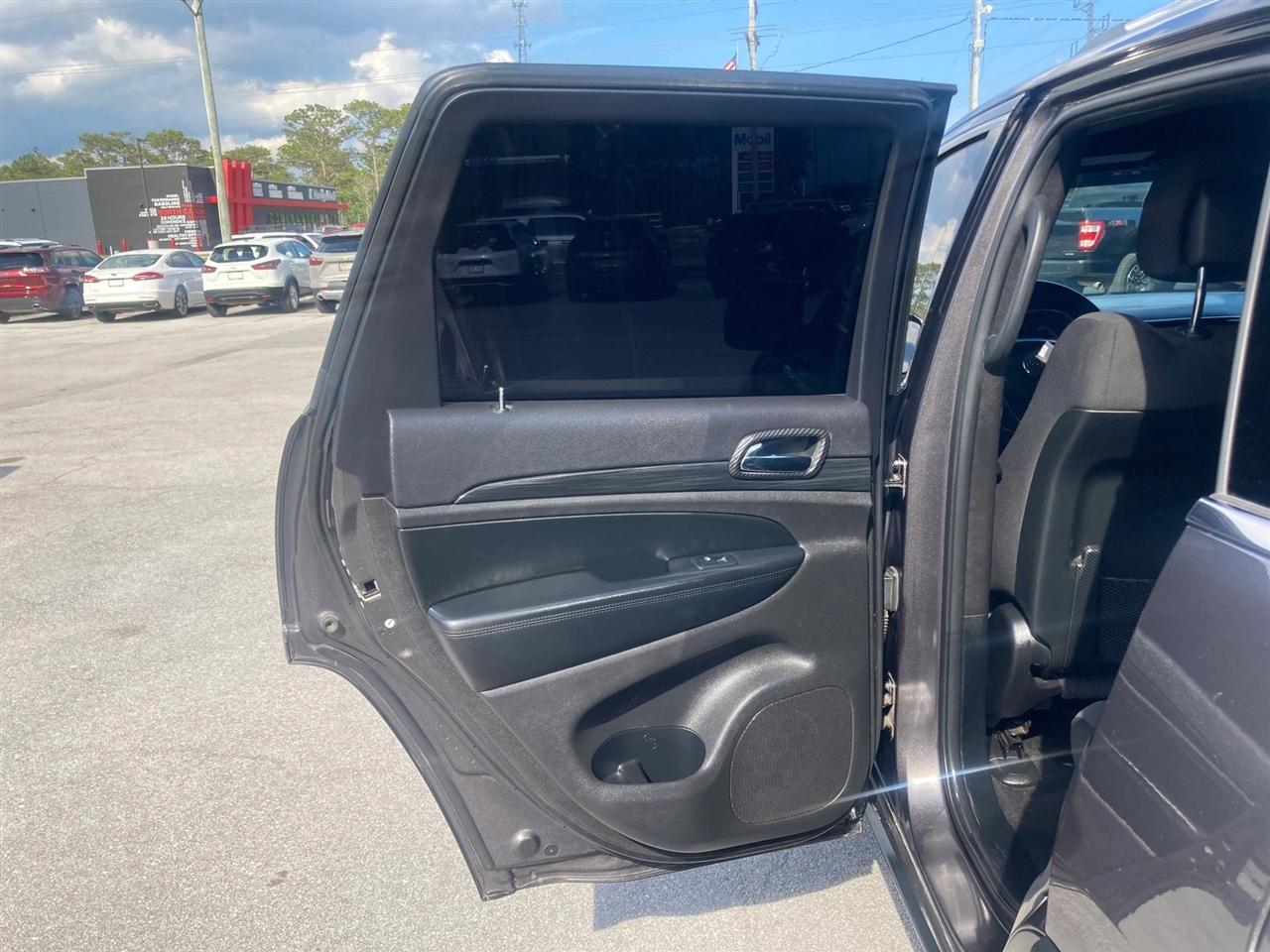 Jeep Grand Cherokee Laredo 4WD 2020