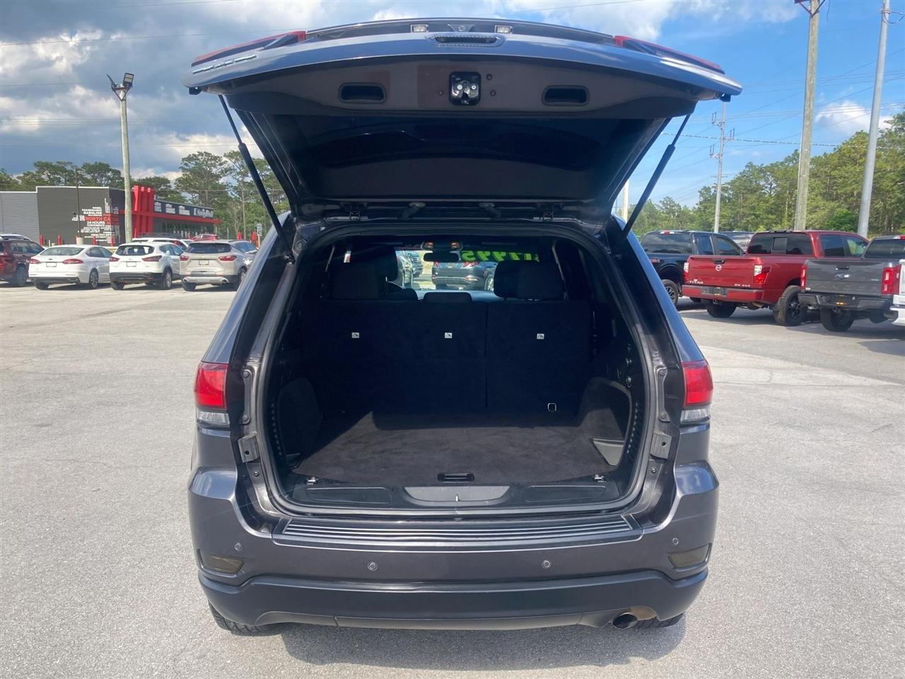 Jeep Grand Cherokee Laredo 4WD 2020
