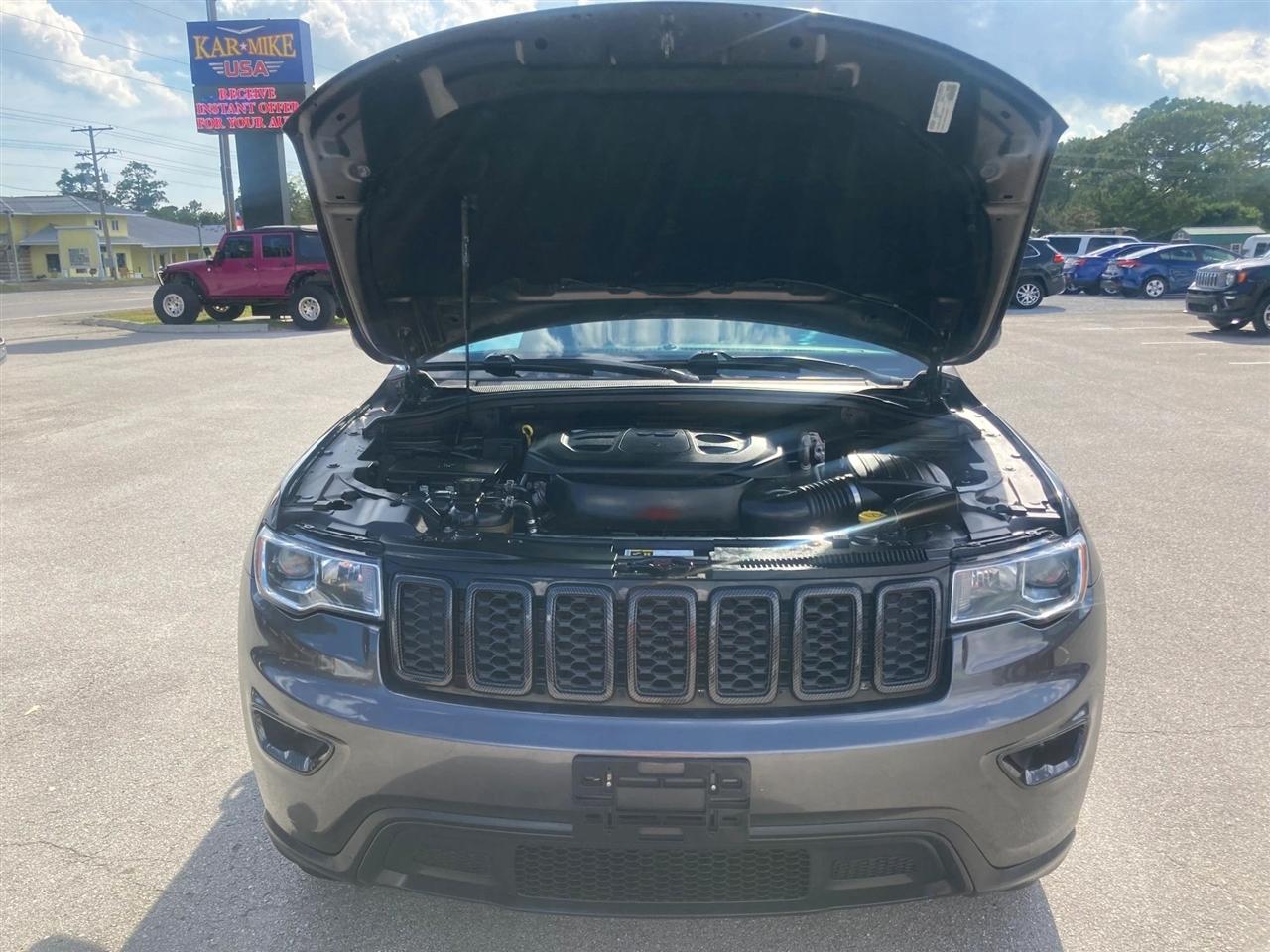 Jeep Grand Cherokee Laredo 4WD 2020