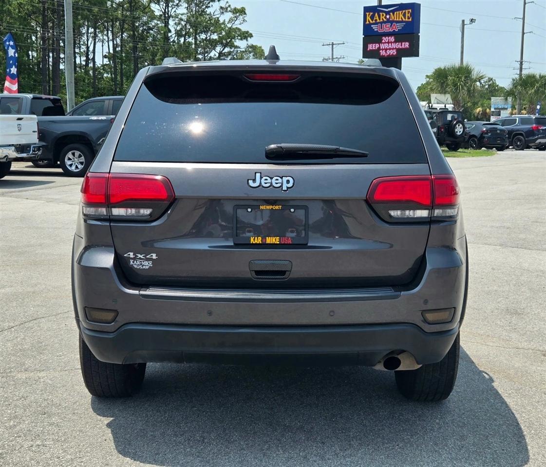 Jeep Grand Cherokee Laredo 4WD 2020