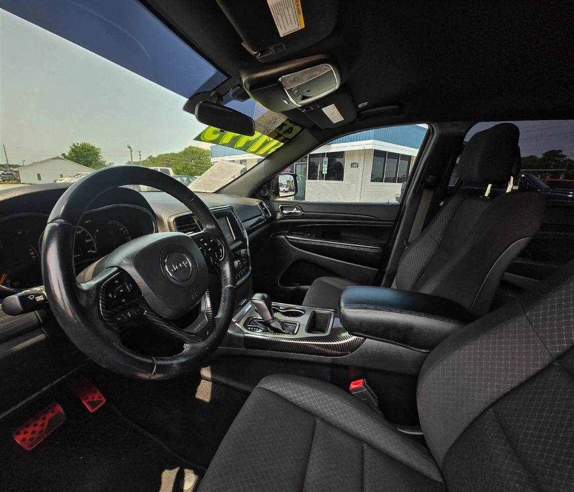 Jeep Grand Cherokee Laredo 4WD 2020