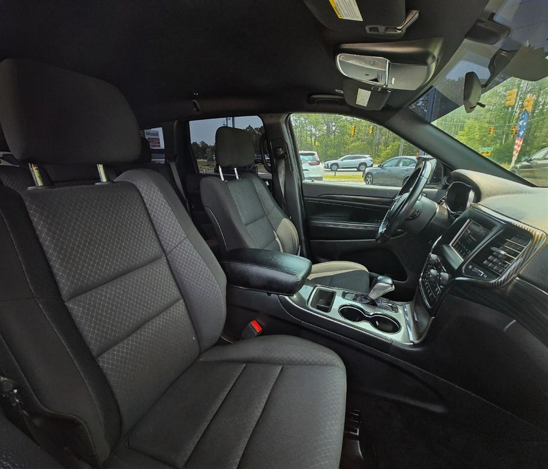 Jeep Grand Cherokee Laredo 4WD 2020