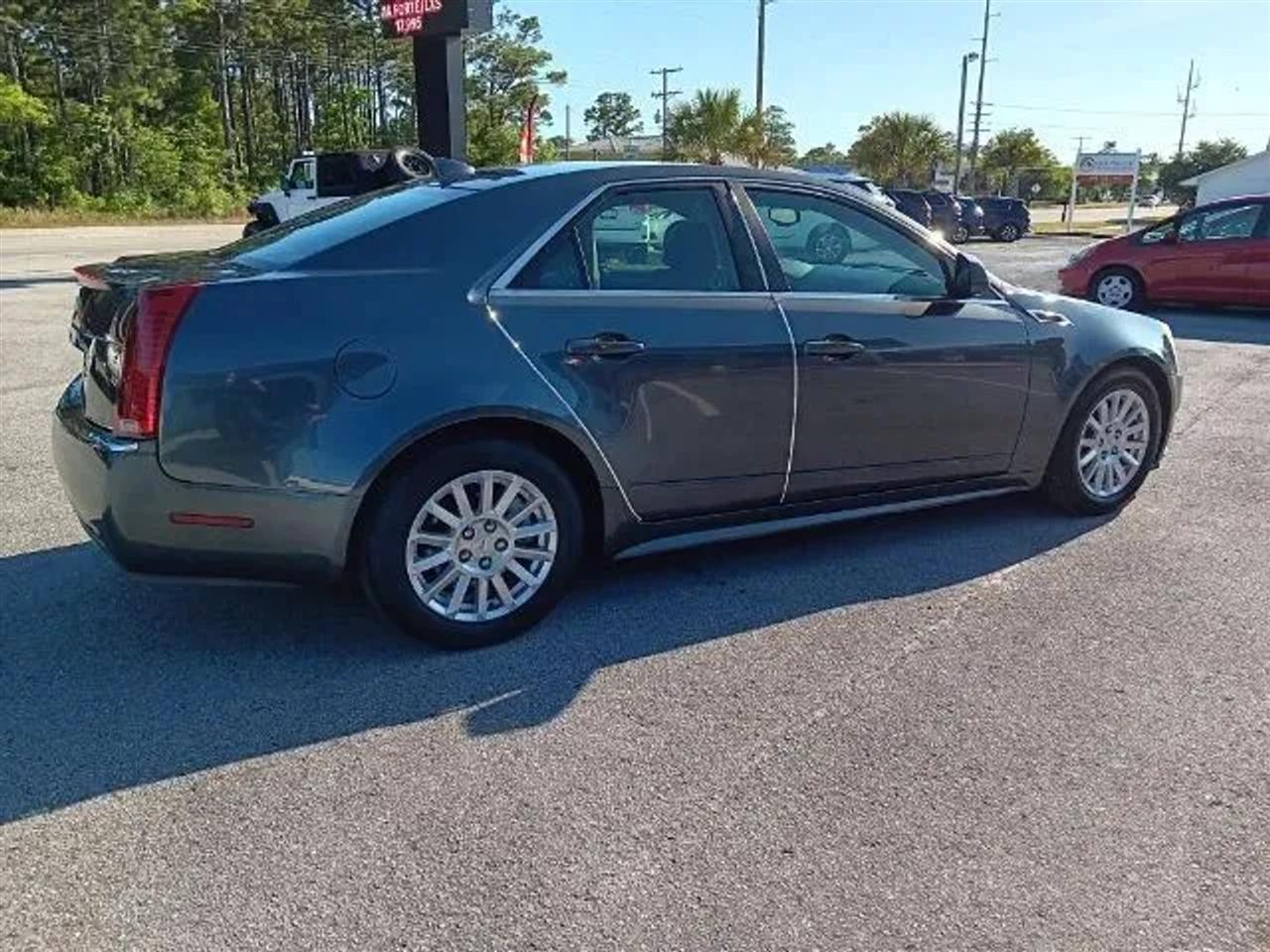 Cadillac CTS Base 2012
