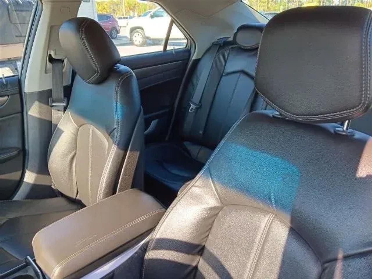Cadillac CTS Base 2012