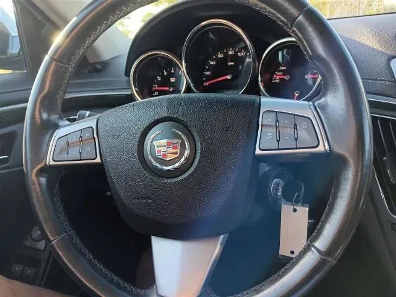 Cadillac CTS Base 2012
