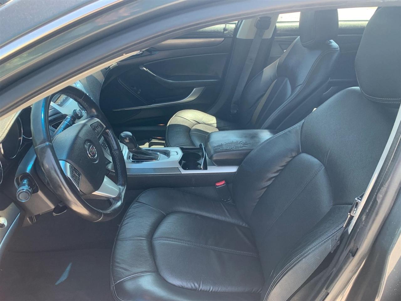 Cadillac CTS Base 2012