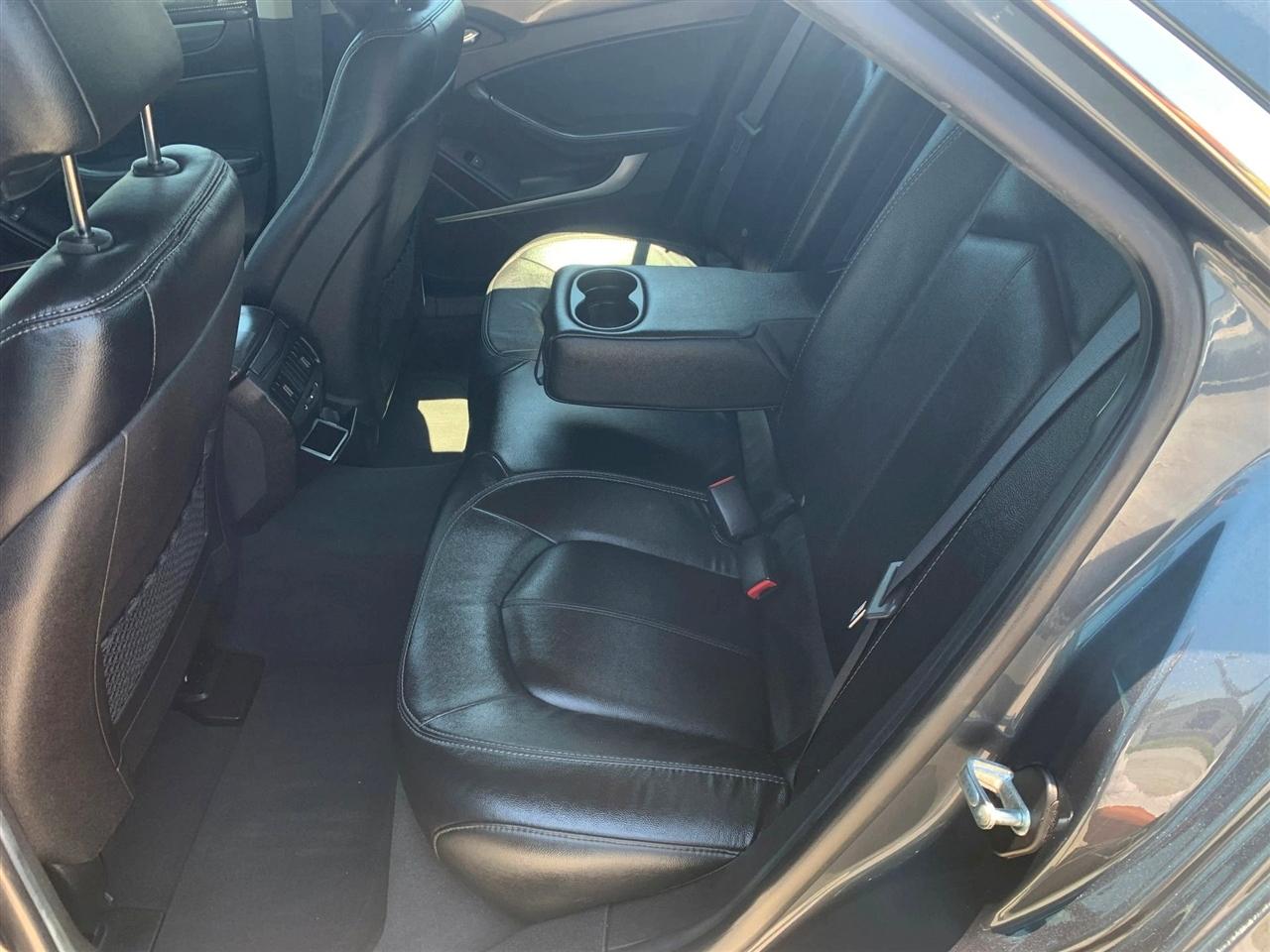 Cadillac CTS Base 2012