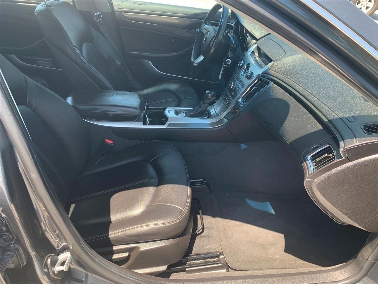 Cadillac CTS Base 2012