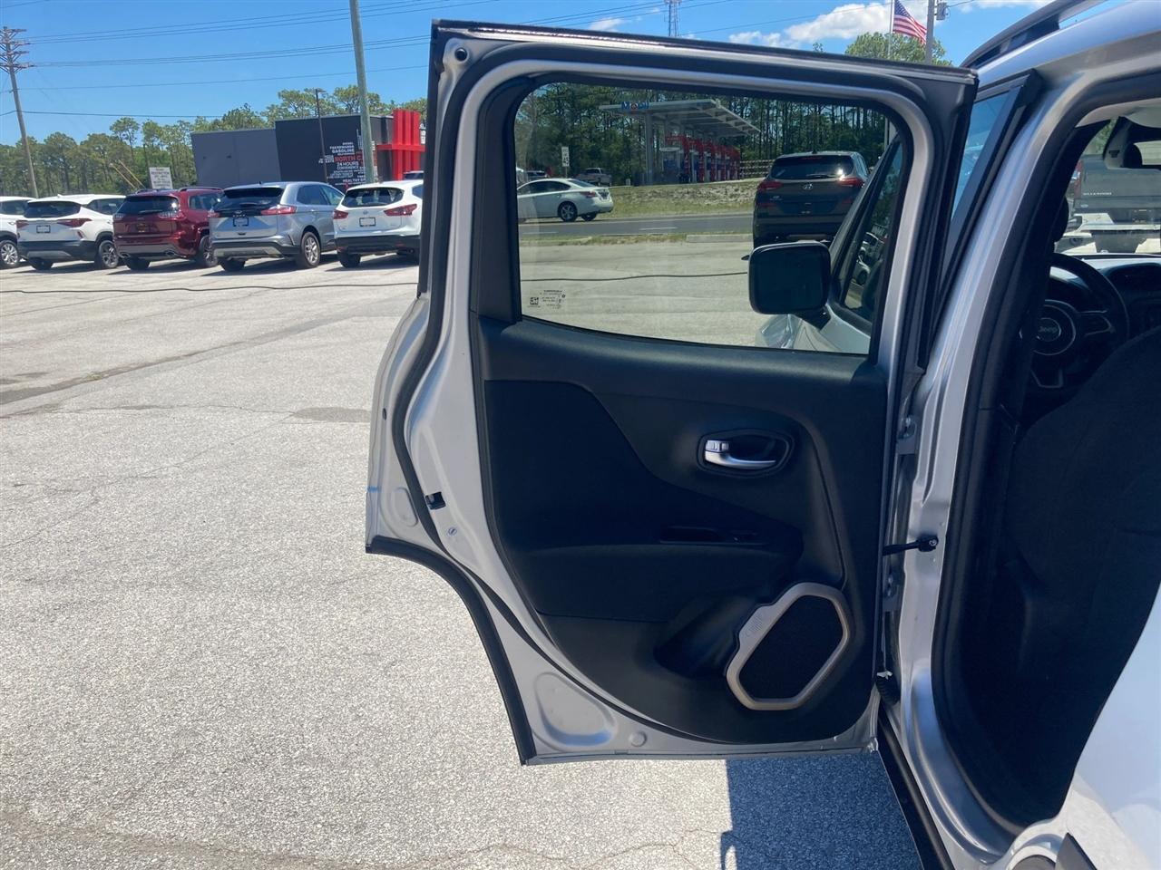 Jeep Renegade Latitude FWD 2017