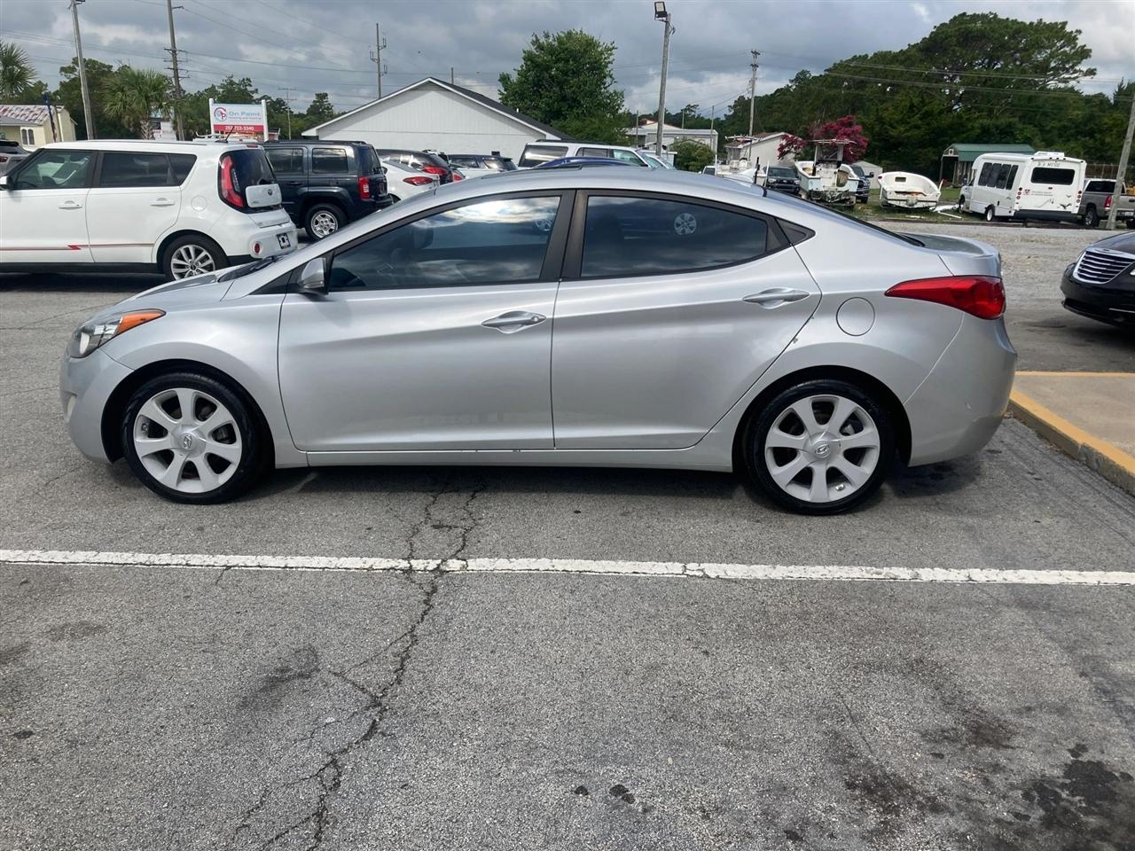 Hyundai Elantra Limited 2012