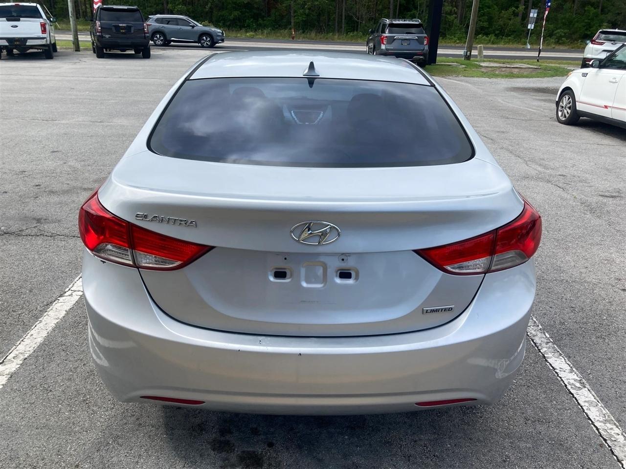 Hyundai Elantra Limited 2012