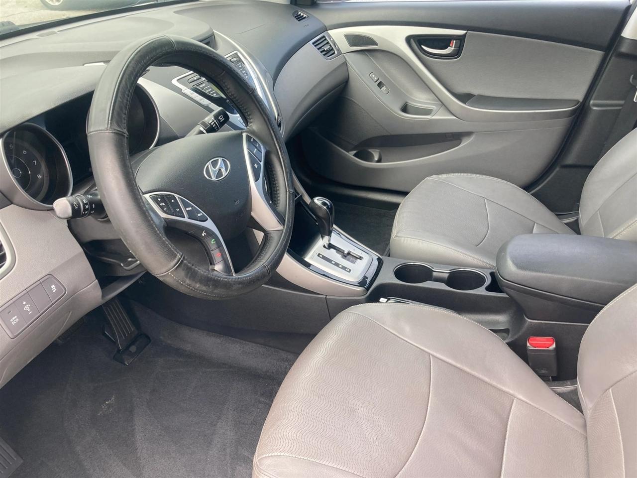 Hyundai Elantra Limited 2012