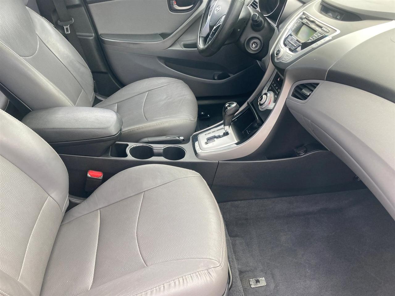 Hyundai Elantra Limited 2012