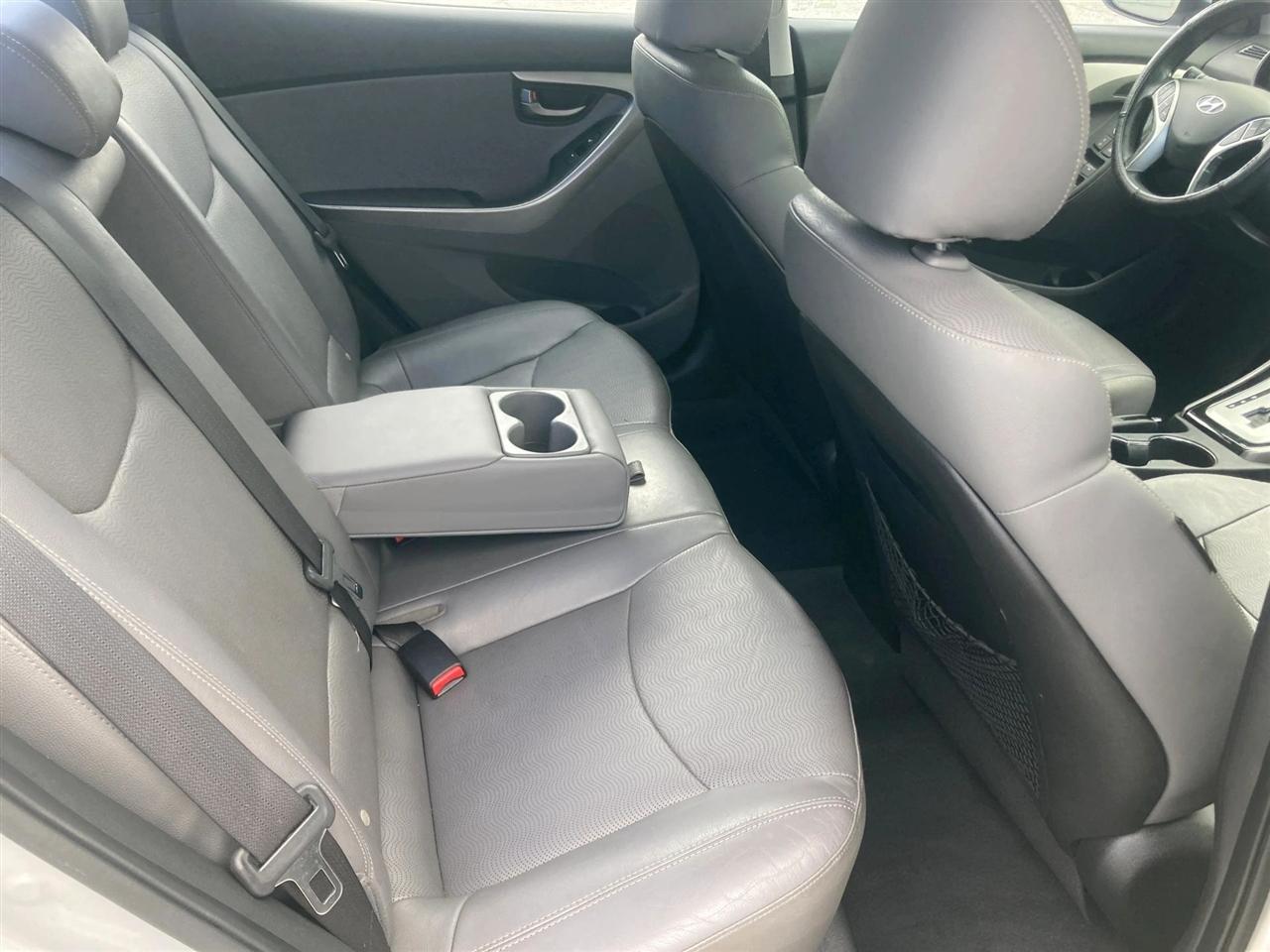 Hyundai Elantra Limited 2012