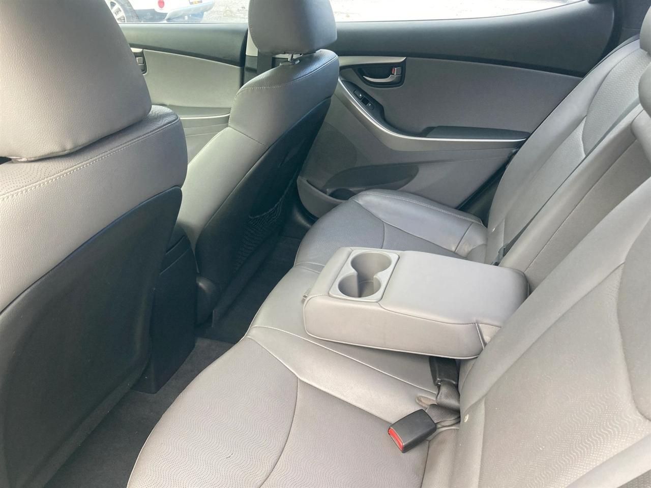 Hyundai Elantra Limited 2012