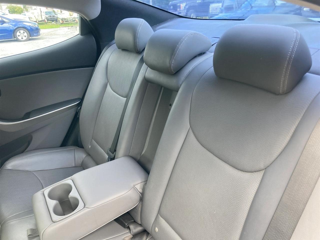 Hyundai Elantra Limited 2012