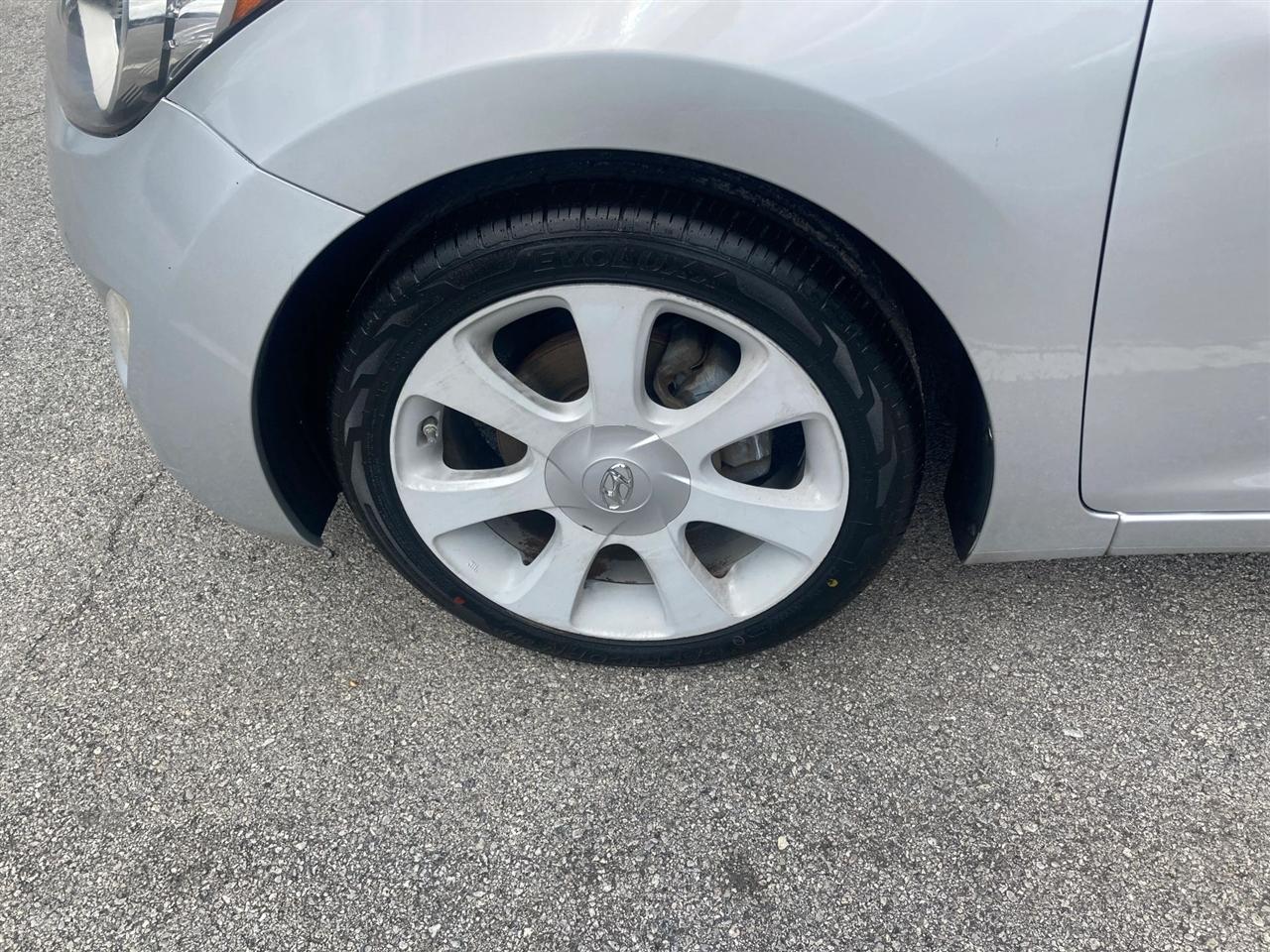 Hyundai Elantra Limited 2012