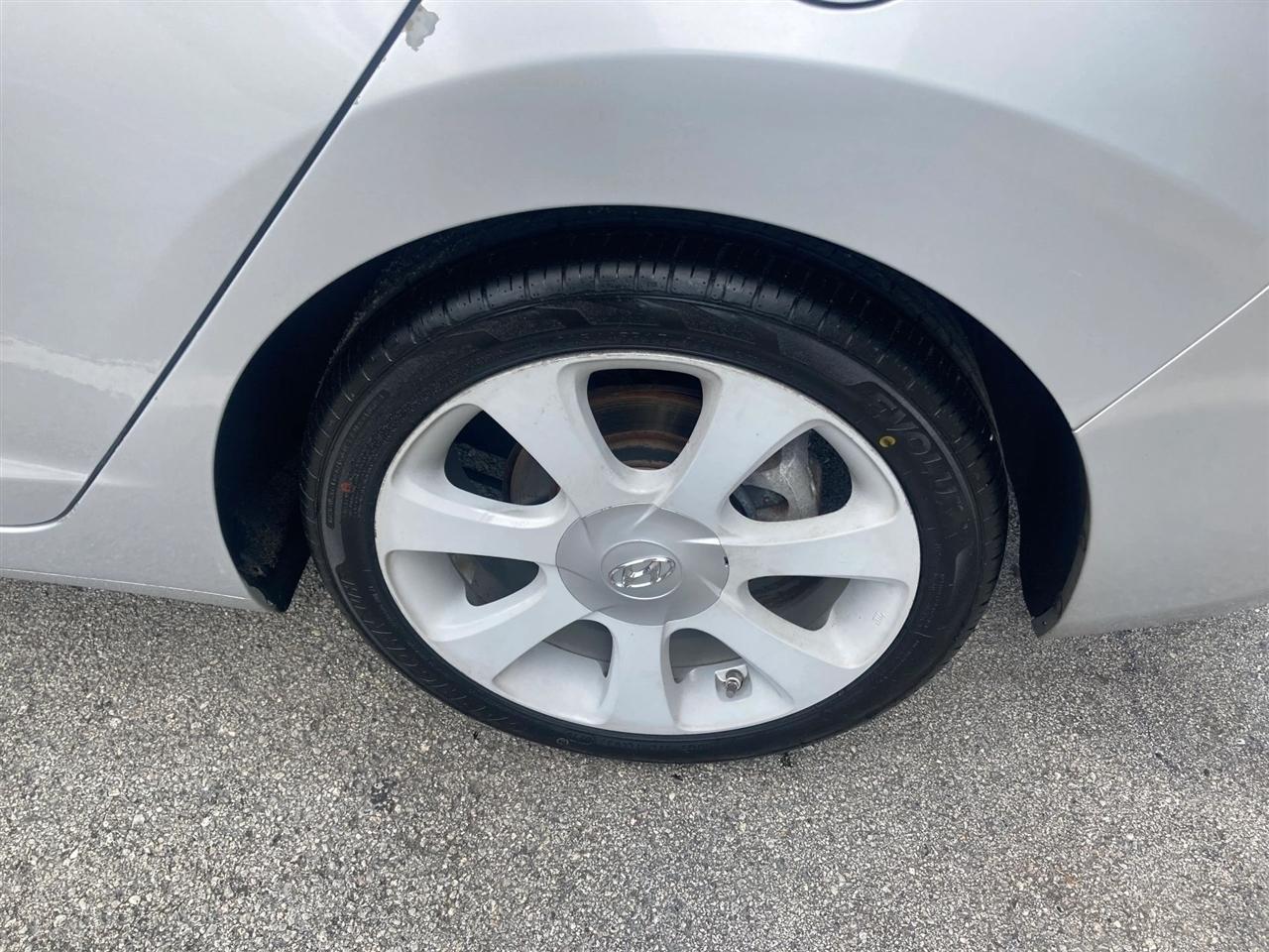 Hyundai Elantra Limited 2012