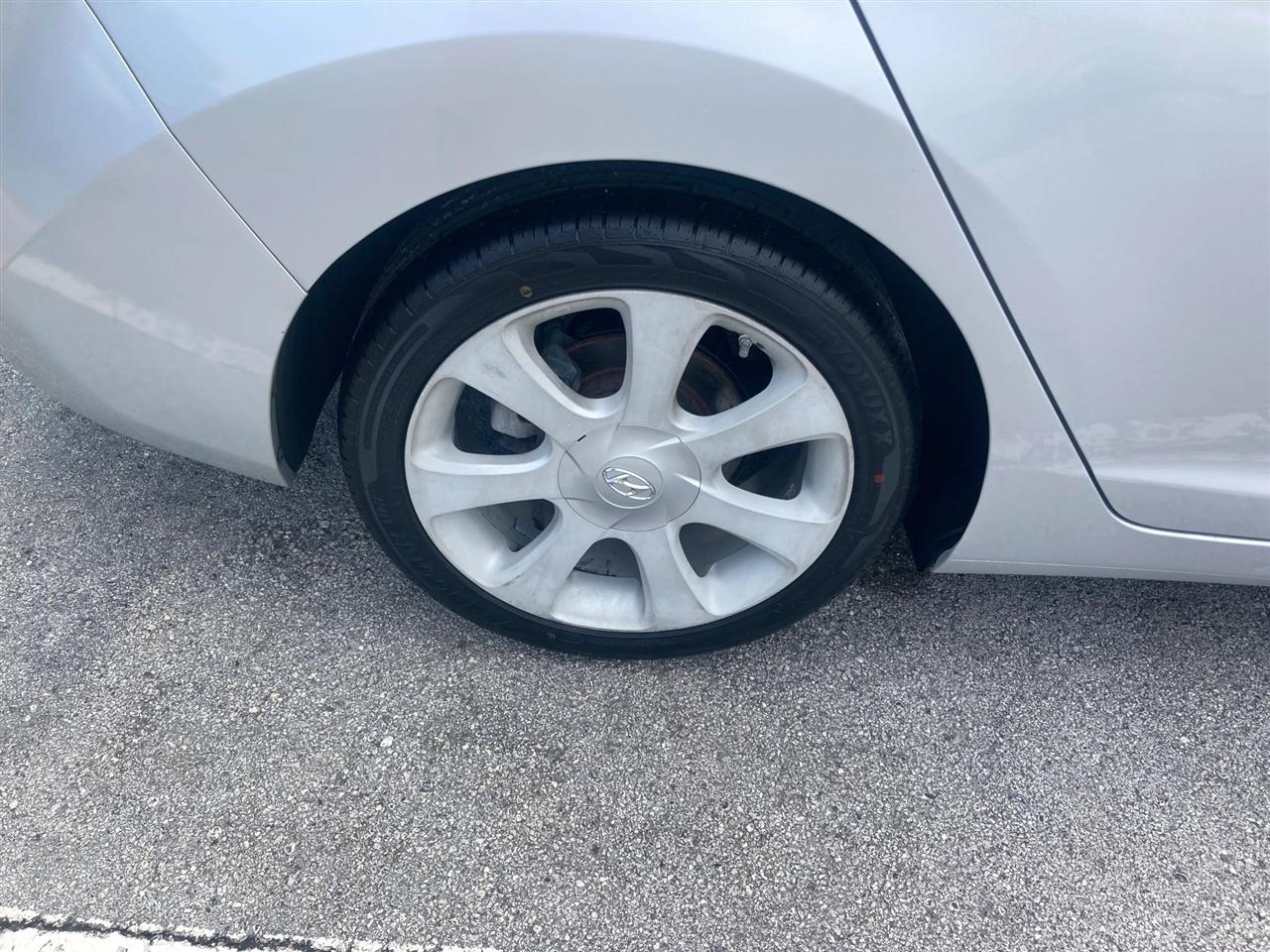 Hyundai Elantra Limited 2012