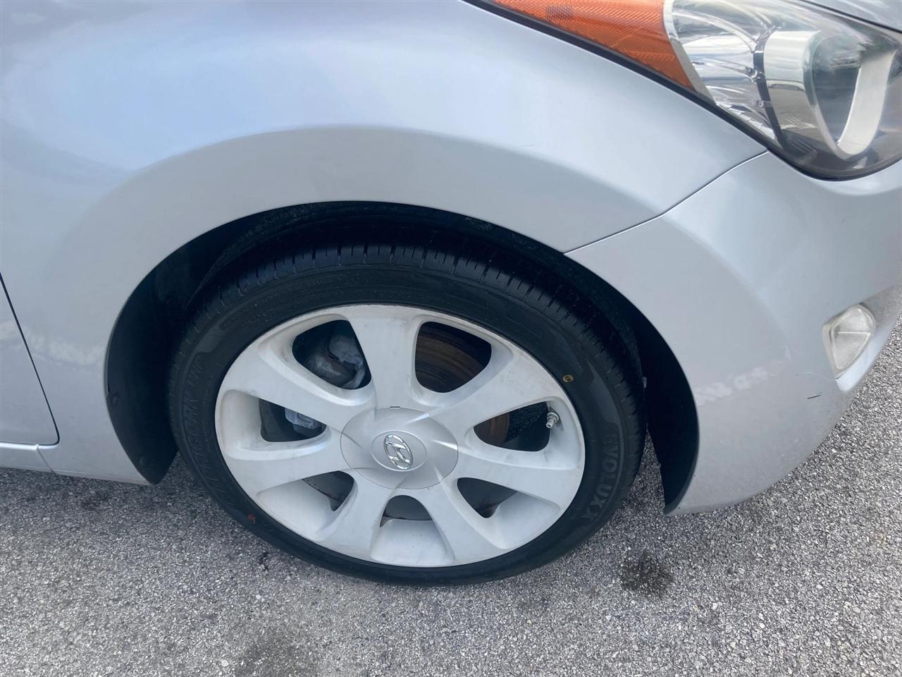 Hyundai Elantra Limited 2012
