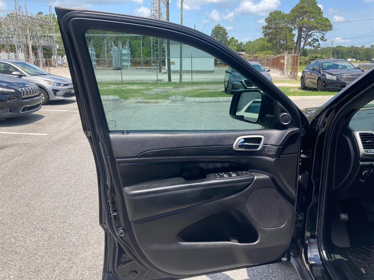 Jeep Grand Cherokee Laredo 2WD 2019