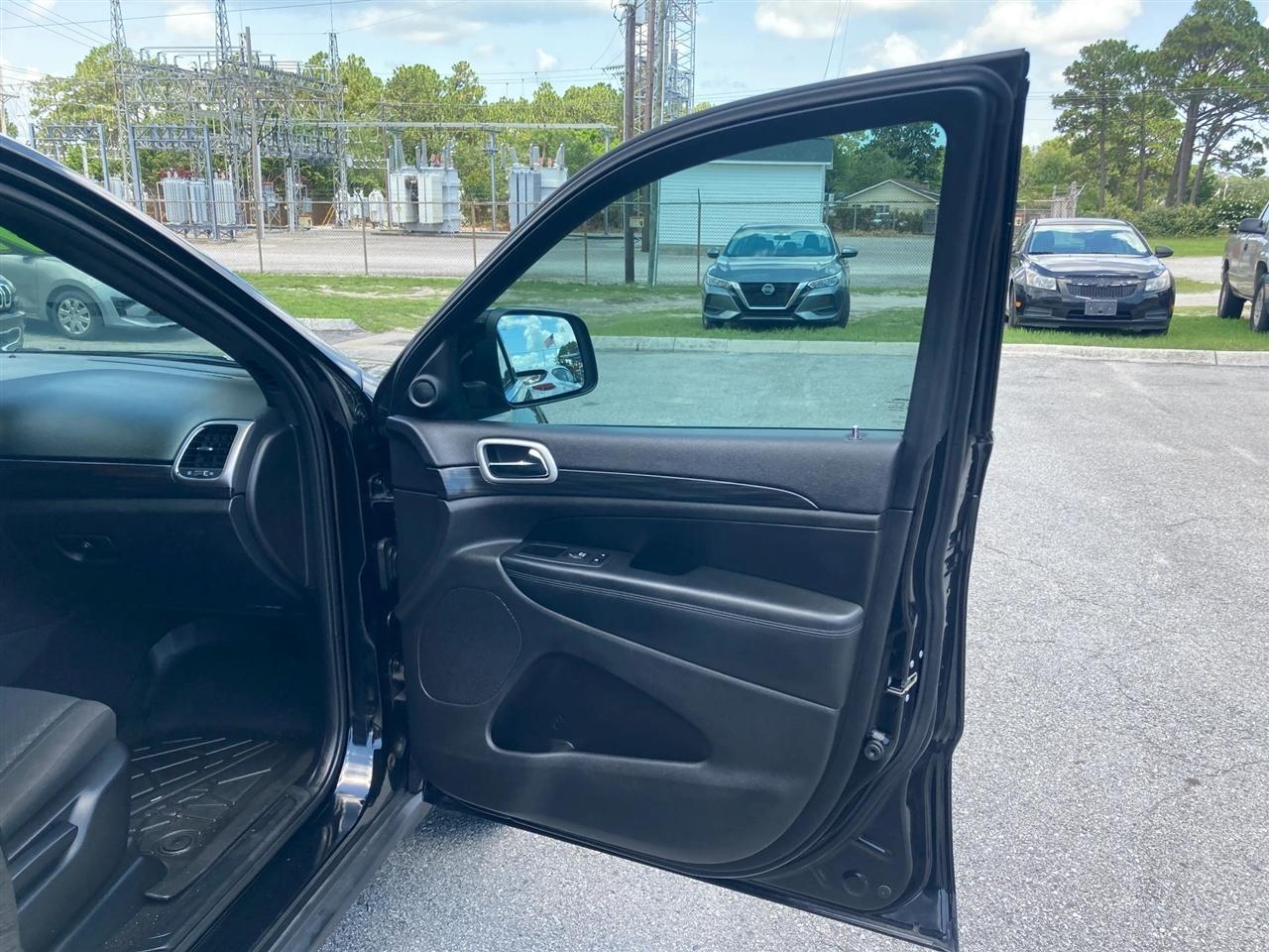 Jeep Grand Cherokee Laredo 2WD 2019