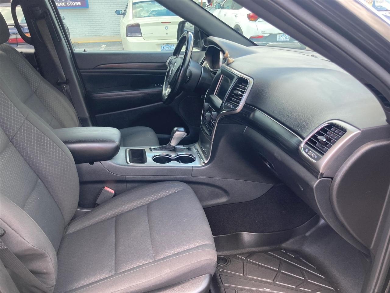 Jeep Grand Cherokee Laredo 2WD 2019